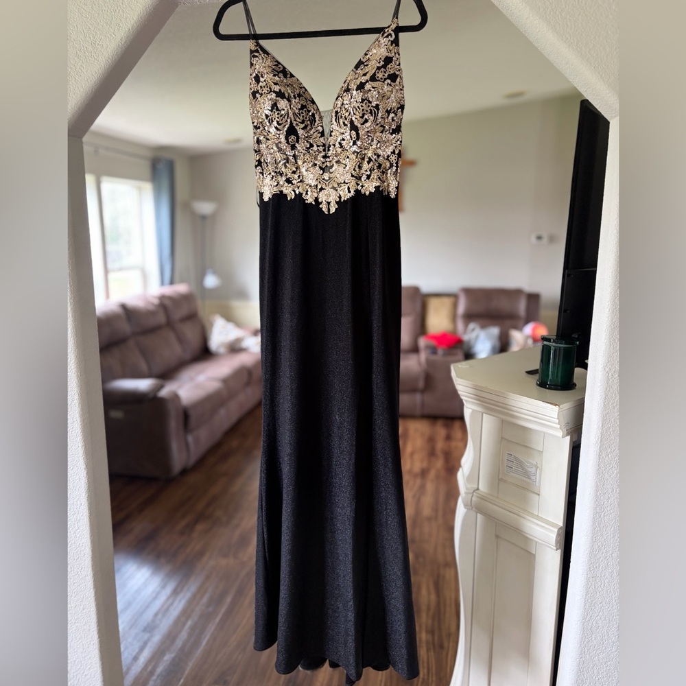 Cinderella Divine Black & Gold Sequin Prom Dress Size 10 Formal Gown